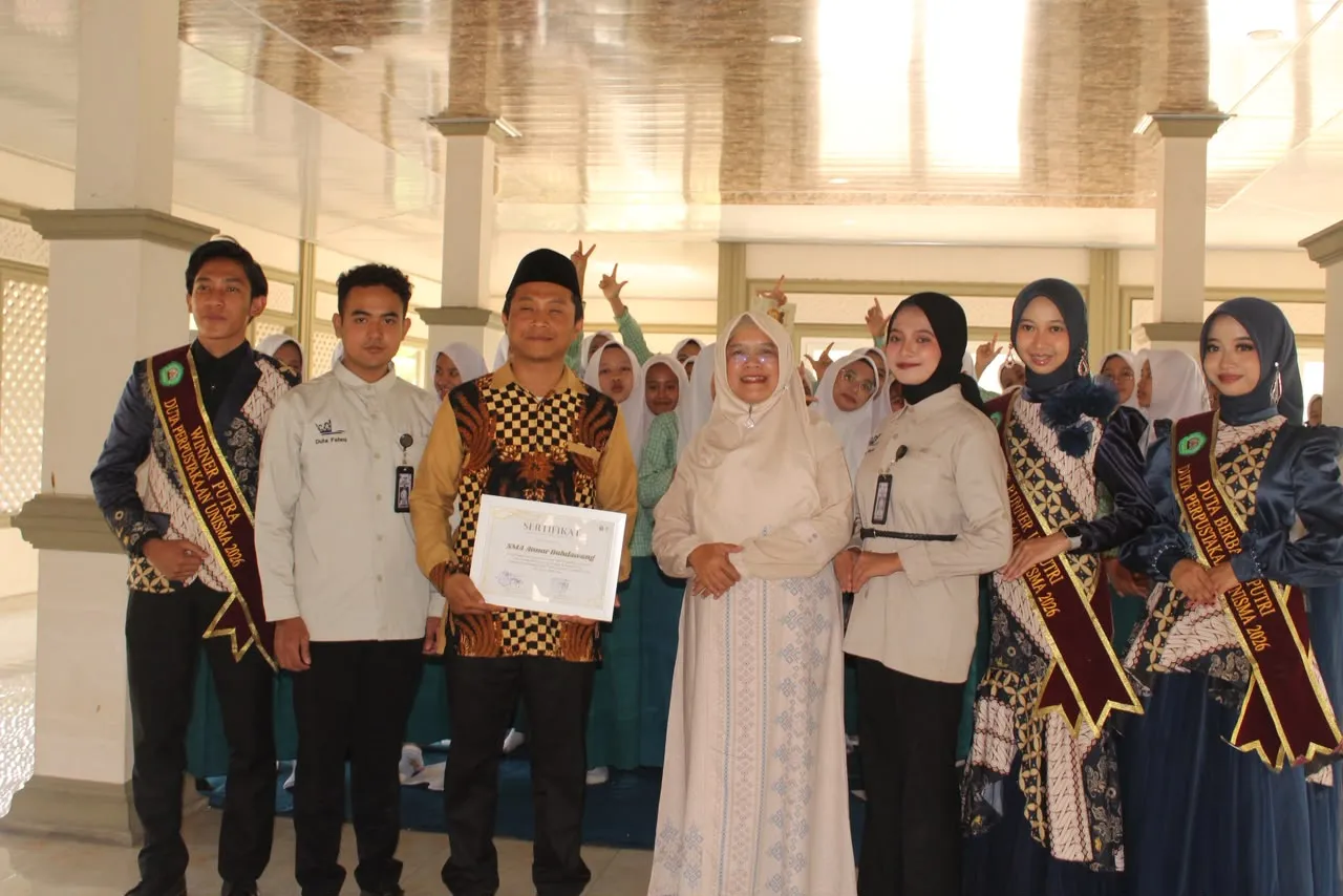 Library Roadshow Duta Perpustakaan dan Kearsipan Universitas Islam Malang di SMA An Nur mengajak siswi kelas X dan XI menguatkan literasi dan pengembangan diri